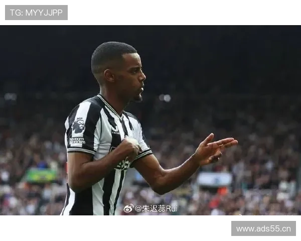 从边锋属性到中锋核心:伊萨克的战术进化 从边锋属性到中锋核心:伊萨克的战术进化