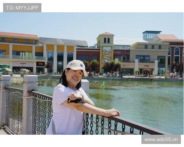 韩旭阳台的早晨像走秀，训练鞋和限量高跟并排摆着，画面有点出戏