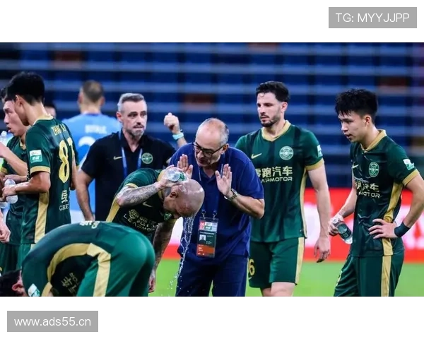 萨卡家车库比我家还大，他到底怎么花那周薪30万镑的？